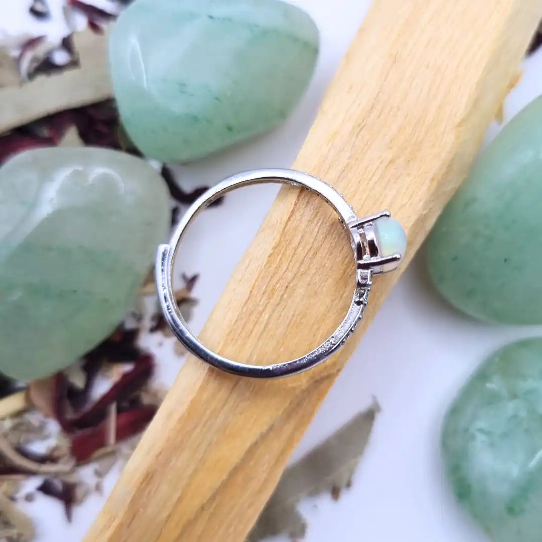 Bague opale ajustable