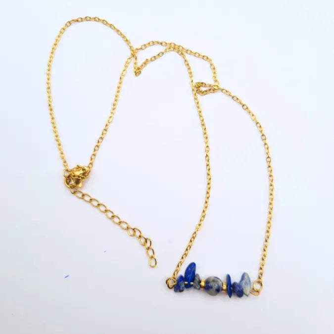 Collier Lapis Lazuli Mythra mi-long et minimaliste