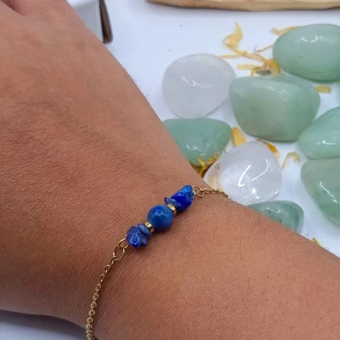 Bracelet Lapis Lazuli Mythra doré or 18k main