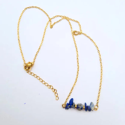 Collier Lapis Lazuli Mythra mi-long et minimaliste