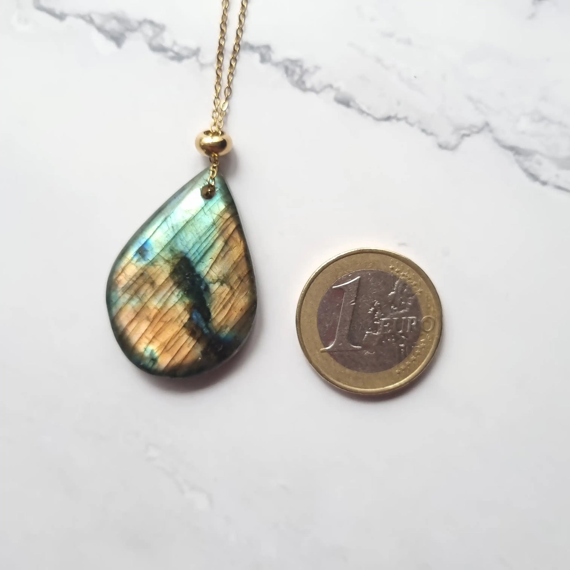 taille pendentif labradorite goutte MystikBox